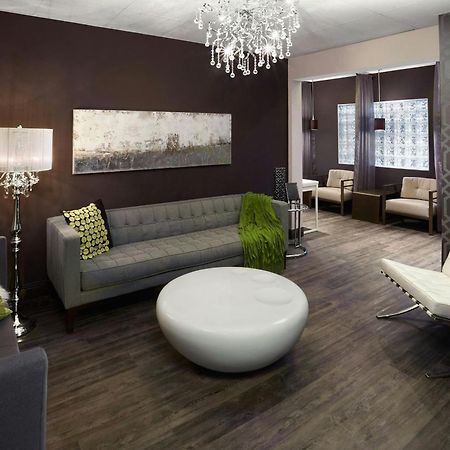 Four Points By Sheraton Hotel & Suites Calgary West Buitenkant foto