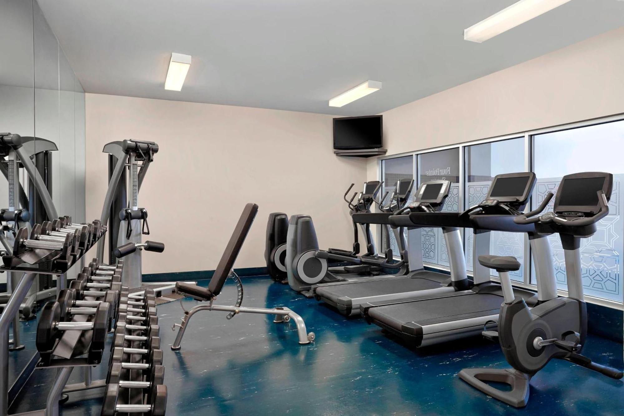Four Points By Sheraton Hotel & Suites Calgary West Buitenkant foto
