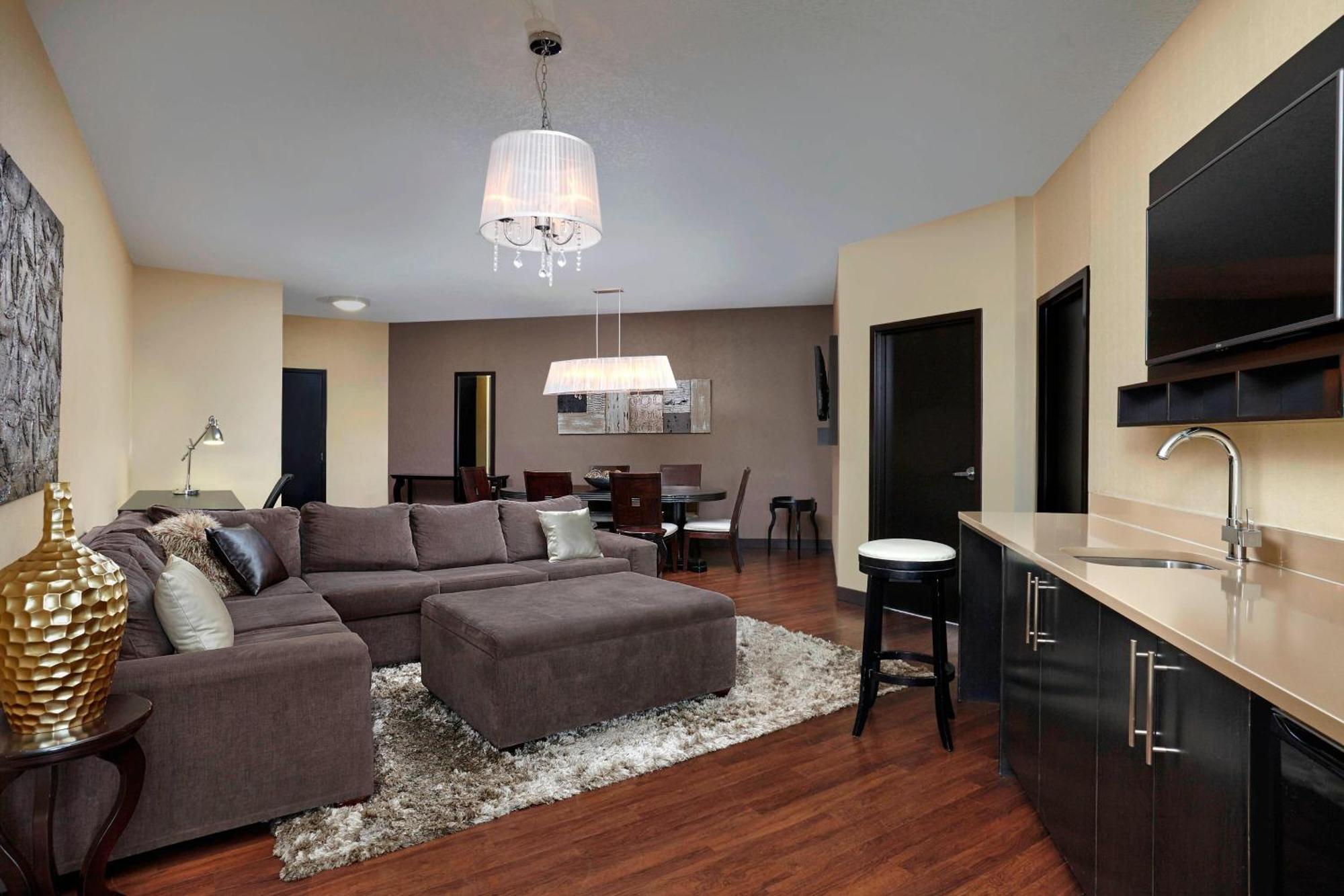 Four Points By Sheraton Hotel & Suites Calgary West Buitenkant foto