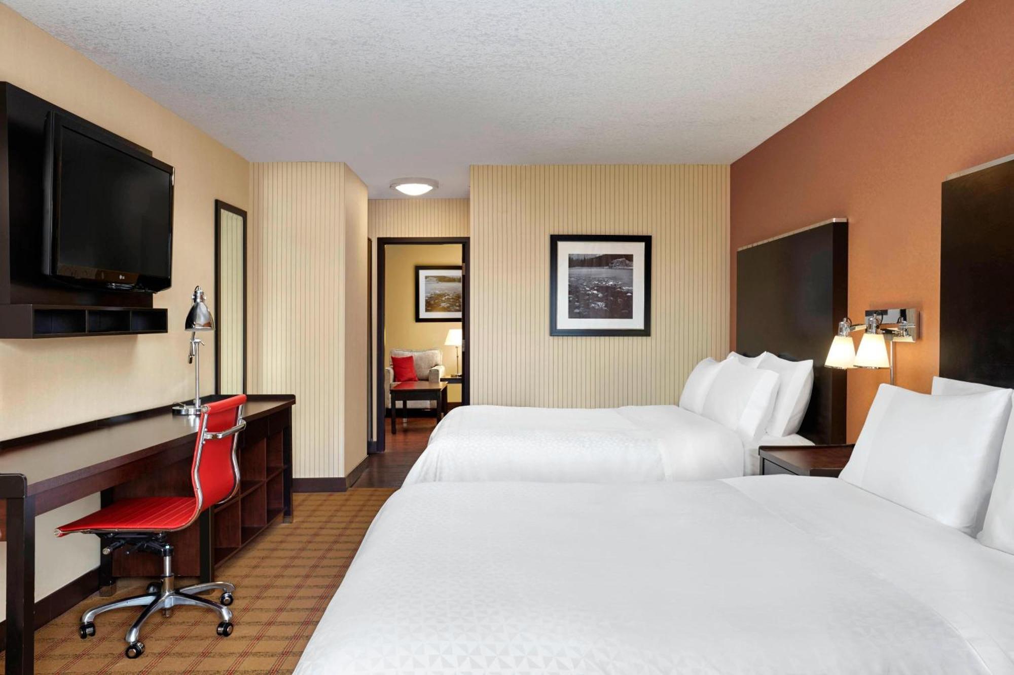 Four Points By Sheraton Hotel & Suites Calgary West Buitenkant foto