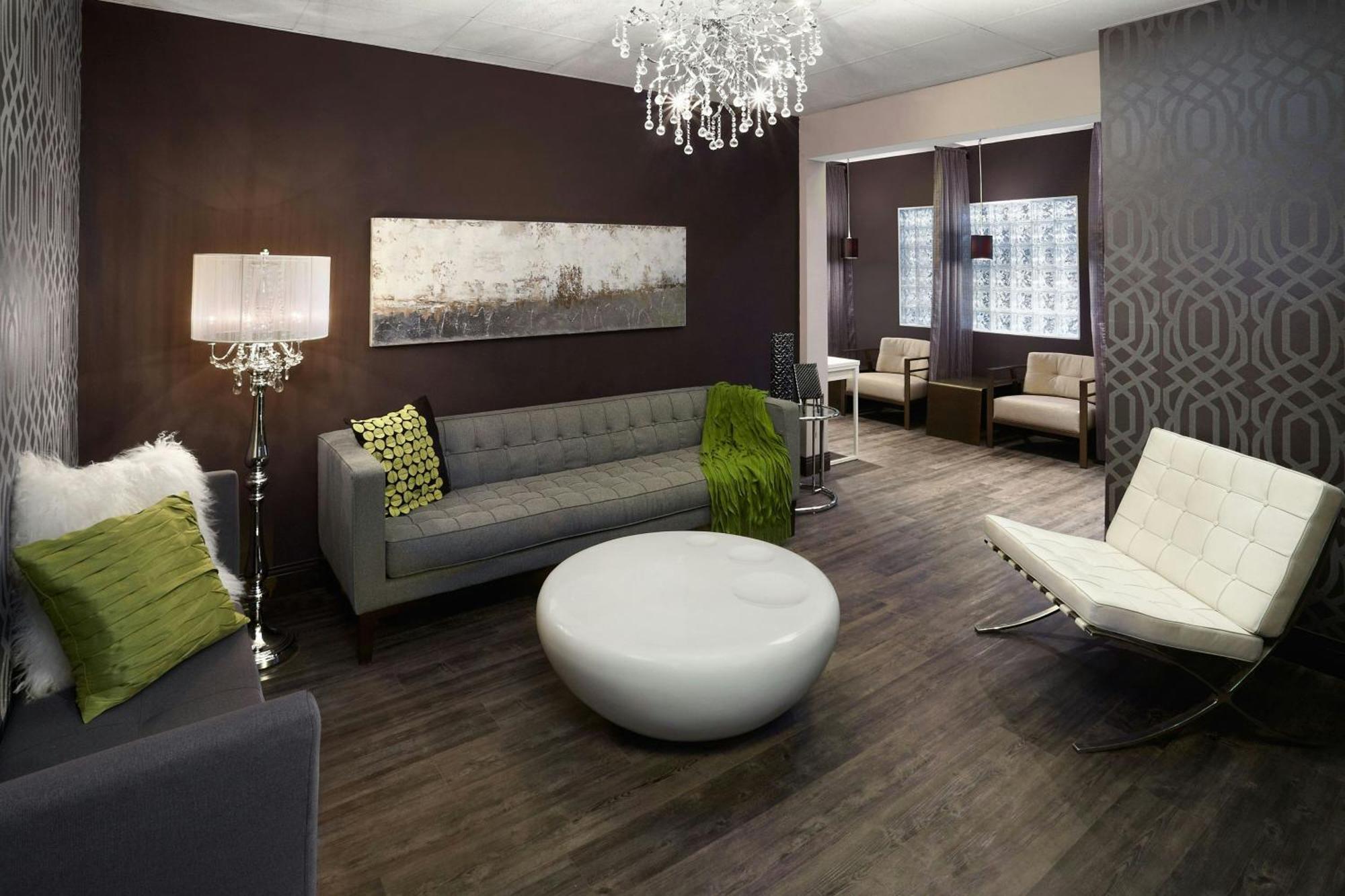 Four Points By Sheraton Hotel & Suites Calgary West Buitenkant foto